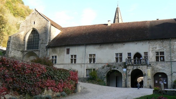 Beau village de Baume-les-Messieurs 