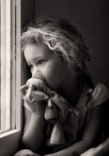 Enfant en noir et blanc