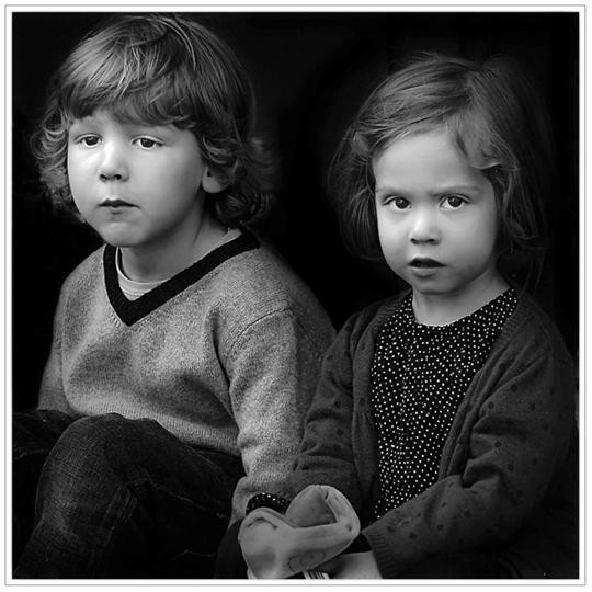 Enfant en noir et blanc