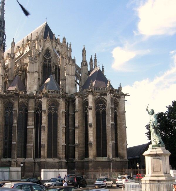 Amiens  vu en caléche