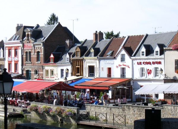 Amiens vu en caléche