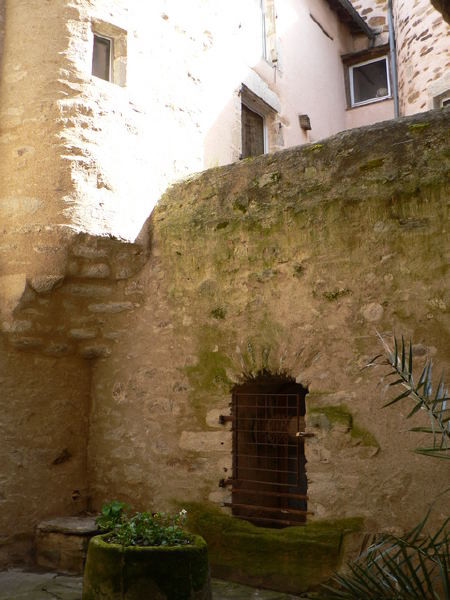 Beau village de  Sauveterre-de-Rouergue