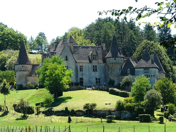 Beau village de Saint-Amand-de-Coly