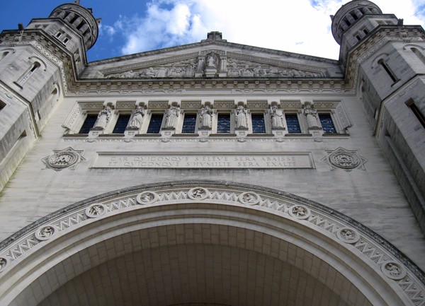 Lisieux- La Basilique Sainte Thérèse 