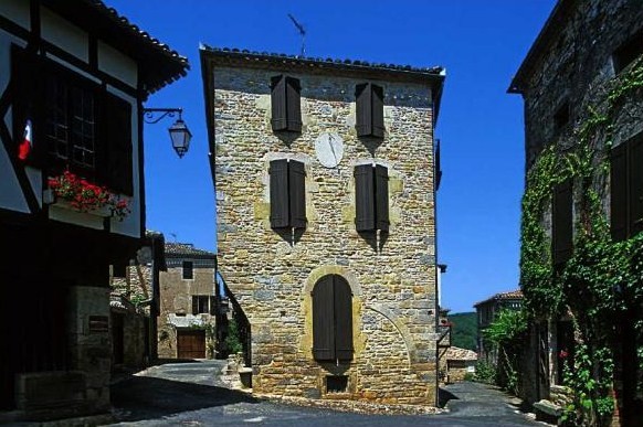 Beau village de Puycelsi