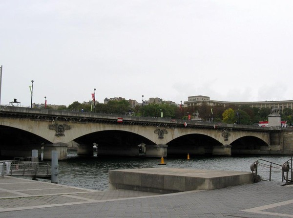  Paris -Le Pont Iéna