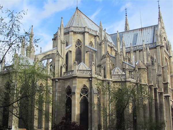  Basilique  Sainte-Clotilde-et-Sainte-Valère- Paris