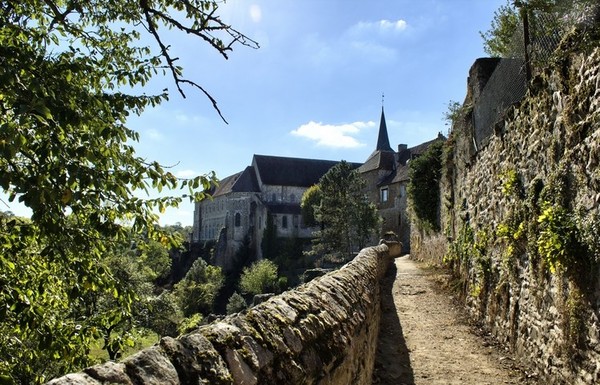 Beau village de Saint-Benoît-du-Sault