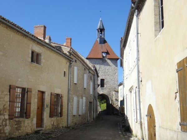 Beau village de Charroux