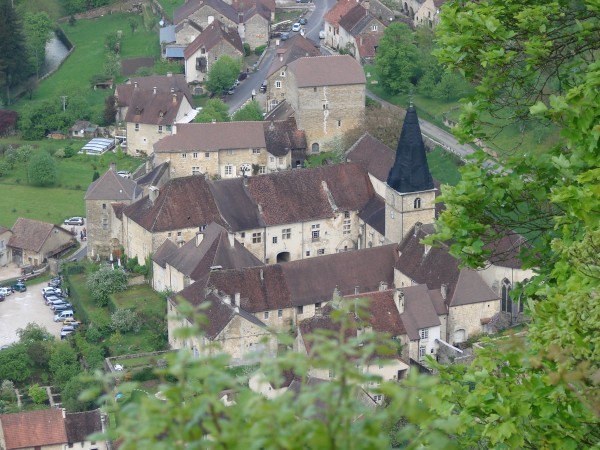 Beau village de Baume-les-Messieurs 