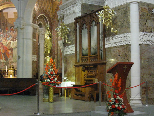 Lourdes- La Basilique Notre-Dame-du-Rosaire.