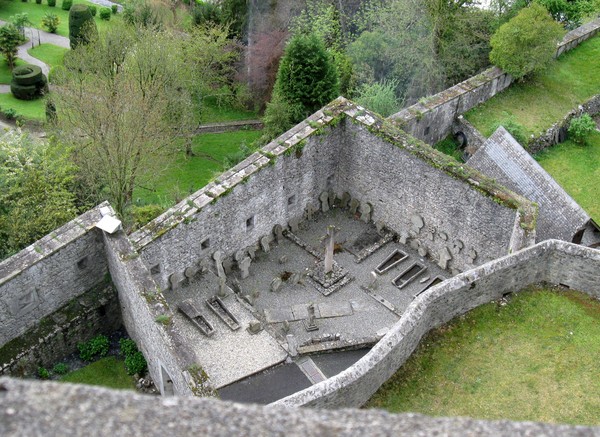  Le Chateau fort et le musée pyrénéen de Lourdes