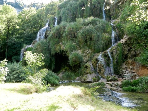 Beau village de Baume-les-Messieurs 