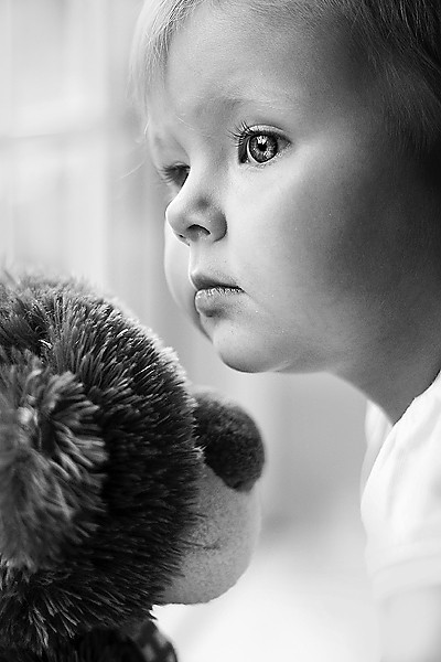 Enfant en noir et blanc