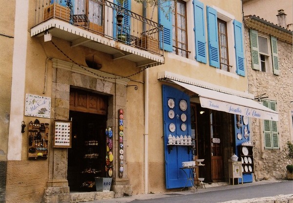   Beau village de Moustiers-Sainte-Marie