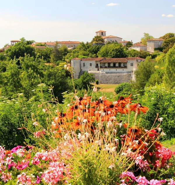 Beau village de Pujols