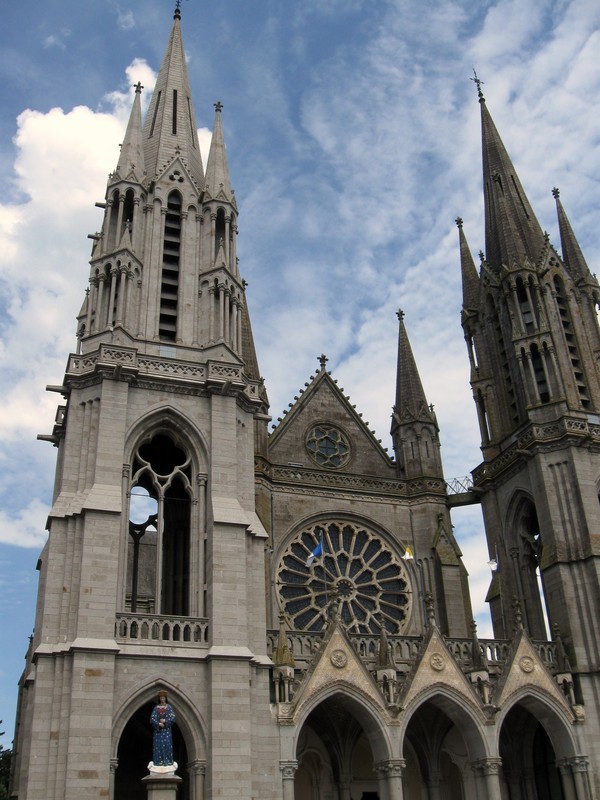 Basilique Notre-Dame de l'Espérance de  Pontmain