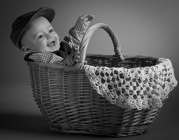 Enfant en noir et blanc