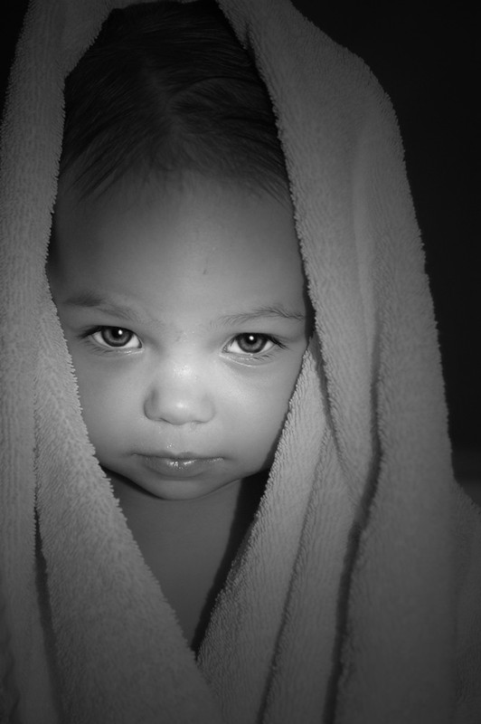 Enfant en noir et blanc