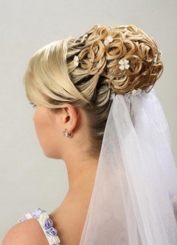 Coiffe et coiffure de mariée