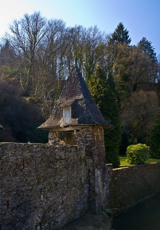 Beau village de Ségur-le-Château