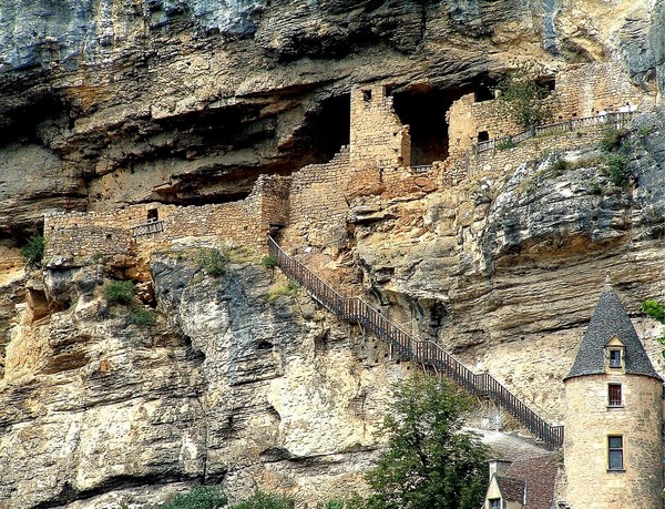 Beau village de La Roque-Gageac