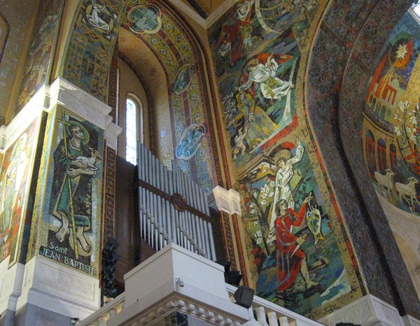  Lisieux - La Basilique sainte Thérèse
