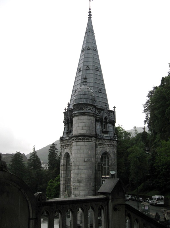 Lourdes- La Basilique