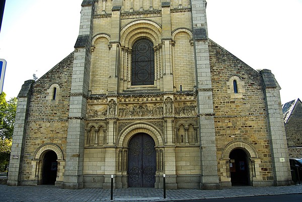 Basilique Notre-Dame d'Avesnières - Laval