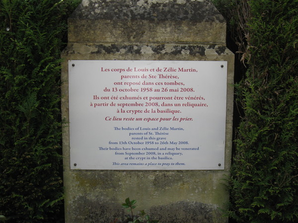 La Basilique -Tombeaux de Louis et Zélie Martin