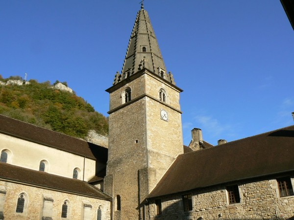 Beau village de Baume-les-Messieurs 