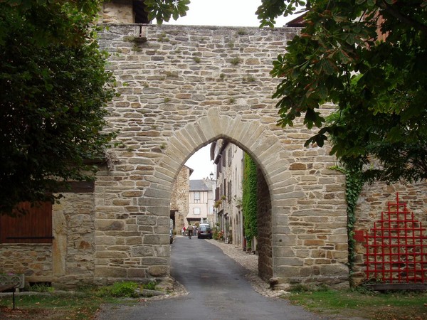 Beau village de  Sauveterre-de-Rouergue