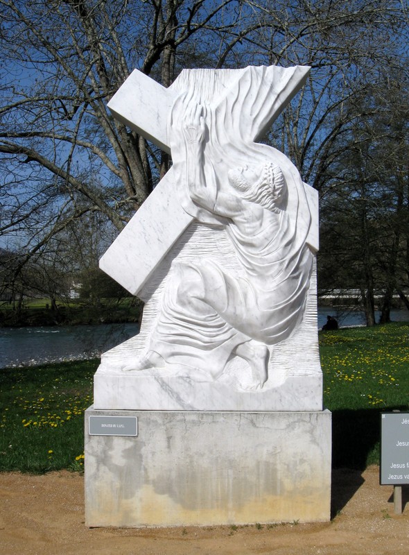 Le Chemin de Croix de Lourdes