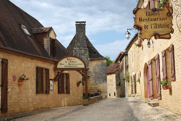 Beau village de Saint-Amand-de-Coly