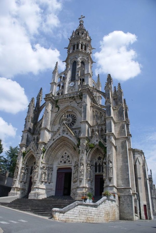 Basilique Notre-Dame-des-Enfant de Châteauneuf-sur-Cher