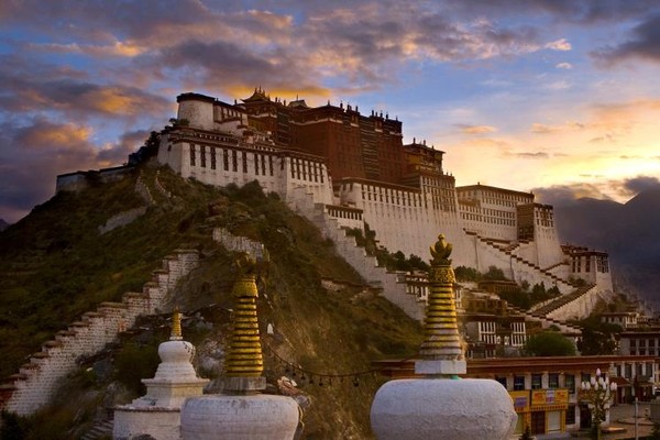 Monument du Tibet