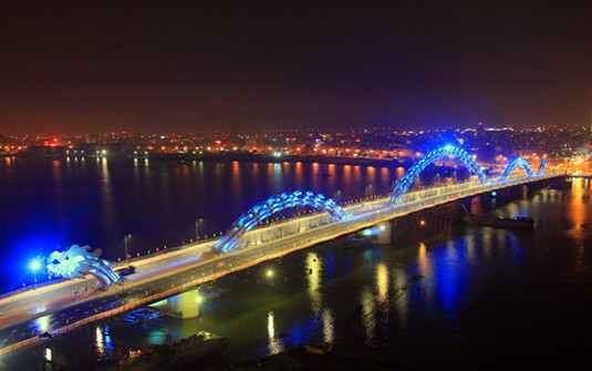  Le pont Dragon -Vietnam