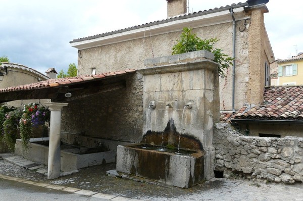 Beau village de Moustiers-Sainte-Marie