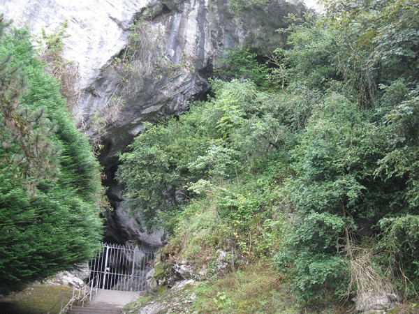 Le chemin de Croix  dans la montagne