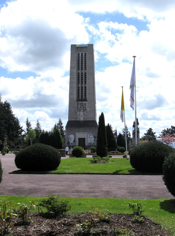 Lisieux - La Basilique sainte Thérèse -Le Campanile
