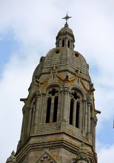 Basilique Saint-Louis-Marie-Grignon-de-Montfort