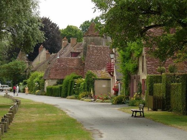 Beau village d'Apremont-sur-Allier