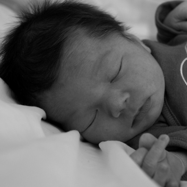 Enfant en noir et blanc