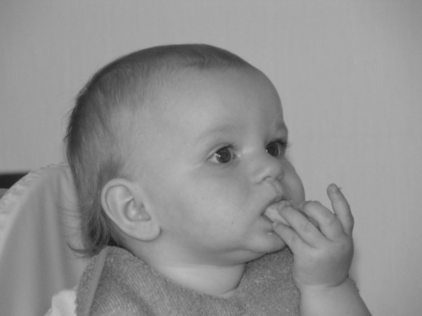 Enfant en noir et blanc