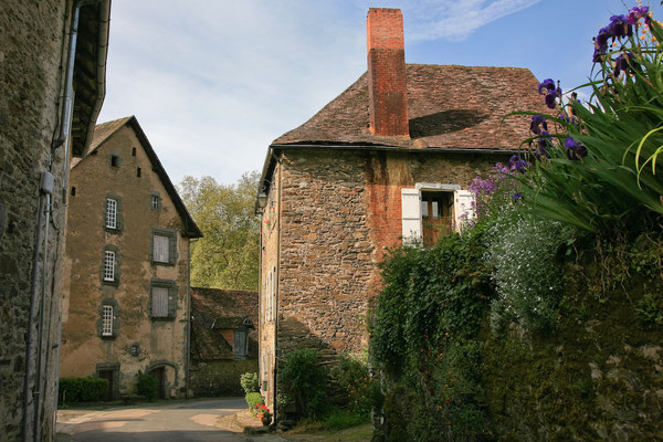 Beau village de Ségur-le-Château