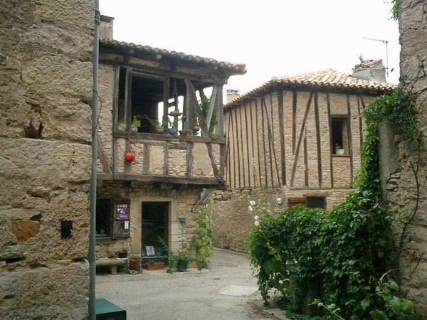 Beau village de Puycelsi