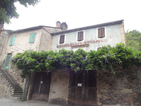 Beau village de Brousse-le-Château