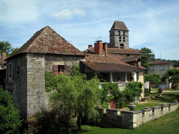Beau village de Saint-Jean-de-Côle
