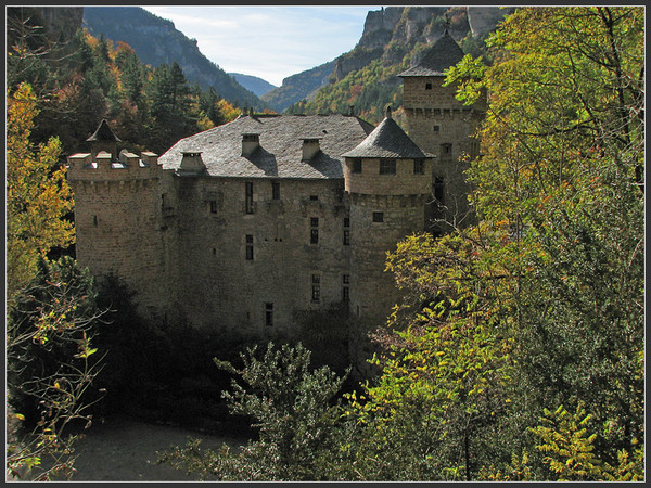  Beau village de Sainte-Énimie