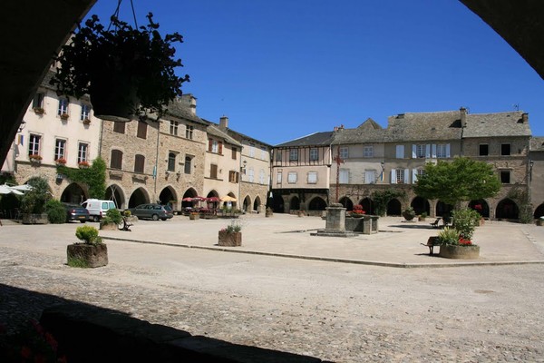 Beau village de  Sauveterre-de-Rouergue